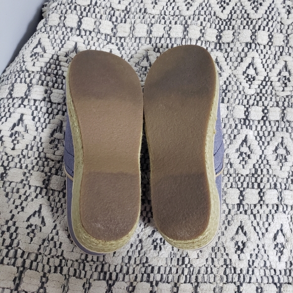 DANSKO Vegan Jute Denim Blue Paisley Embroidered Floral Clogs - Picture 12 of 13